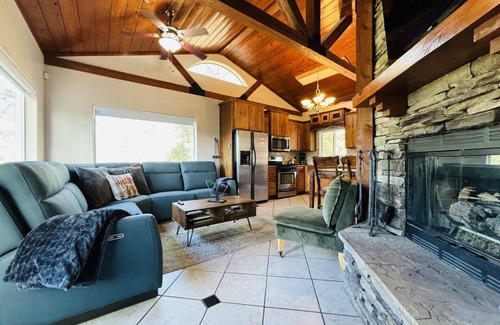 Ruidoso Cabina | A playful cabin nestled above the tall pines