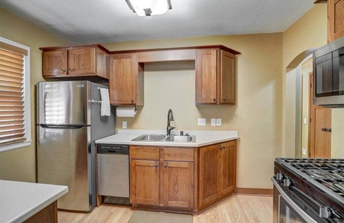 Sun Prairie Casa | Un retiro agradable para 1, 2 o 3 parejas