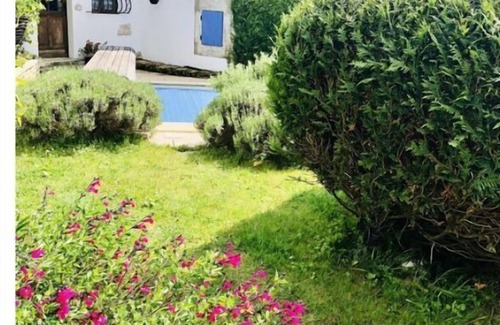 Chenac-Saint-Seurin-d'Uzet Cabaña | A pretty cottage with pool and lovely garden in a village close to sea .
