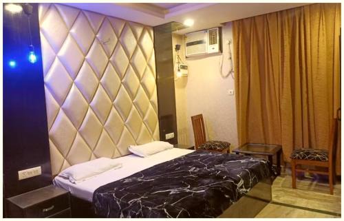 Haridwar Hotel | A PREMIUM HOTEL - G - P - Near Har ki Pauri - Moksh dham - Hygiene & Spacious Room - Restaurant and Jangle Safari - BEST HOTEL IN HARIDWAR