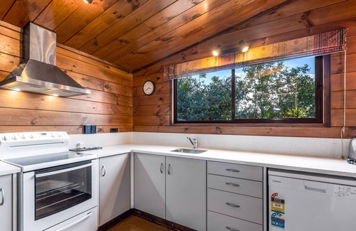 Lake Tarawera Casa | A PRIMO LAKE TARAWERA WATERFRONT LOCATION