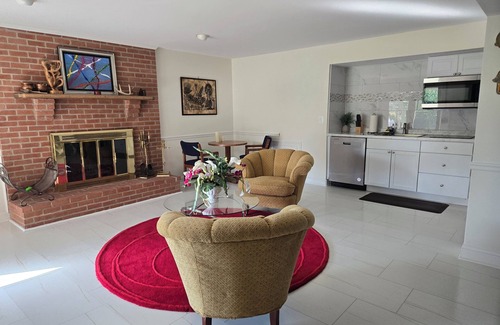 Brookeville Casa | A private and peaceful oasis with all amenities in quiet scenic Brookeville
