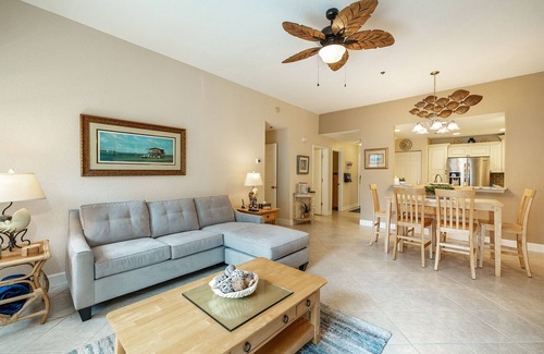 Independence Square Casa | A private beachfront condo just steps from beach