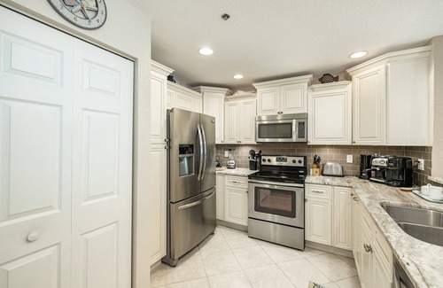 Independence Square Casa | A private beachfront condo just steps from beach