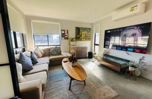Austral Casa | A Private Ensuite with AC and TV
