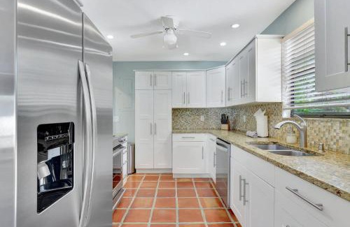 Central Naples Casa | A Private Oasis Complex in Naples