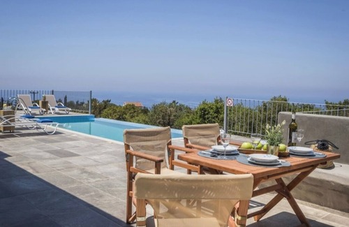 Antipata Villa | A Private Villa With Pool and Endless sea View-5 min From the Beach!