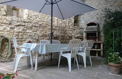 Boulbon Casa | Una casa de pueblo provenzal a poca distancia de tiendas y restaurantes.