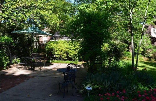 Greater Belhaven Casa | A Queen Ann style Victorian home in historic Belhaven neighborhood.