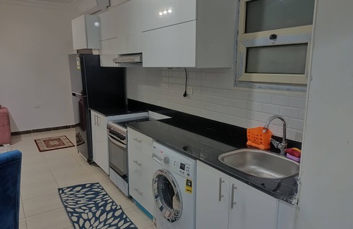 Ras Umm Sid Apartamento | A quiet apartment ( 100 M ) located in a beautiful resort