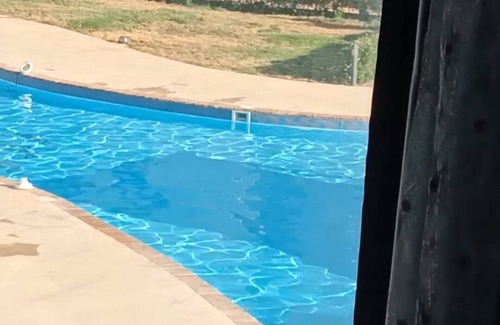 Ras Umm Sid Apartamento | A quiet apartment ( 100 M ) located in a beautiful resort