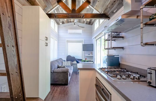 Malibu Apartamento | A quiet mountain retreat with a magnificent ocean view