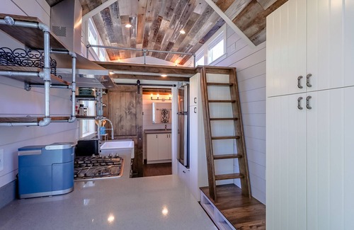 Malibu Apartamento | A quiet mountain retreat with a magnificent ocean view