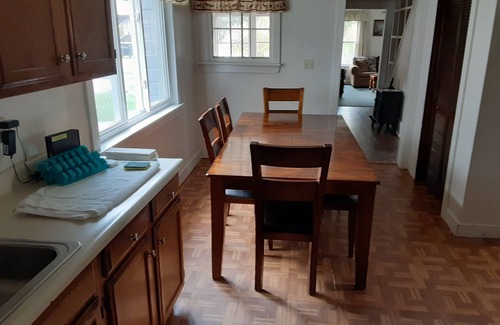 Stony Creek Casa | Una casa privada tranquila con todas sus necesidades satisfechas todo el año.
