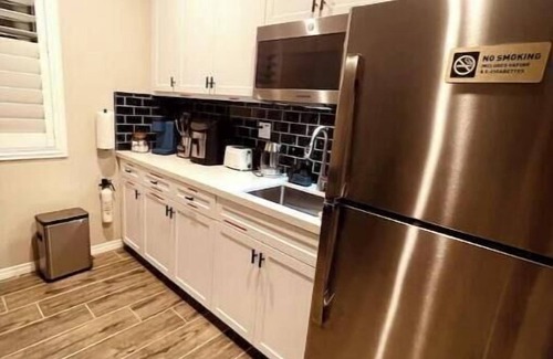 Winchester Apartamento | A quiet suite with private parking, entrance & backyard near Temecula wineries.