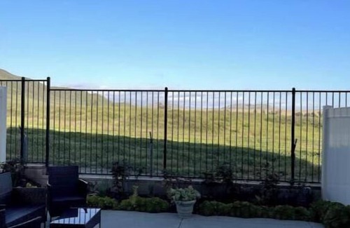 Winchester Apartamento | A quiet suite with private parking, entrance & backyard near Temecula wineries.