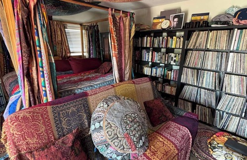 Eagle Rock Apartamento | A quiet, super comfortable boho retreat in artist-friendly Eagle Rock.