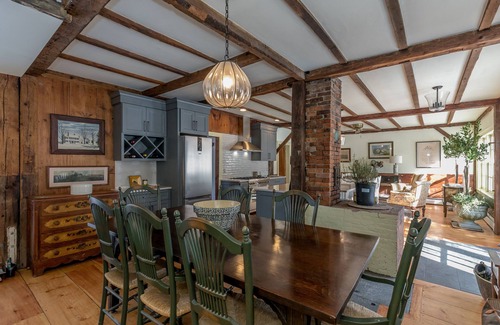 Groton Casa | A Quintessential New England Historical Guesthouse