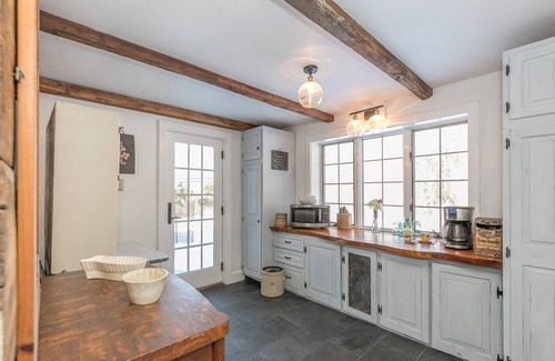 Groton Casa | A Quintessential New England Historical Guesthouse
