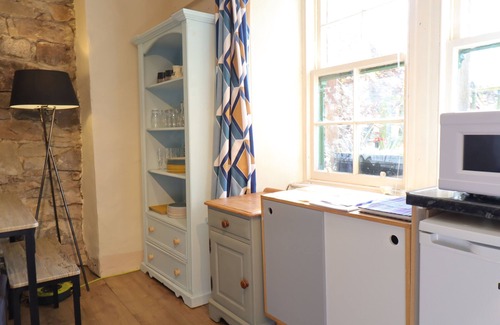 Helmsdale Apartamento | A Quirky 1-bedroom Basement-level Fisherman's Apartment