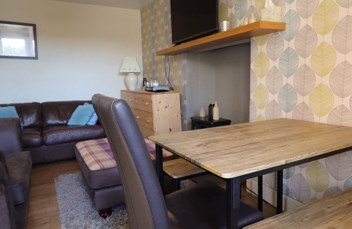 Helmsdale Apartamento | A Quirky 1-bedroom Basement-level Fisherman's Apartment