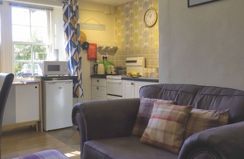 Helmsdale Apartamento | A Quirky 1-bedroom Basement-level Fisherman's Apartment