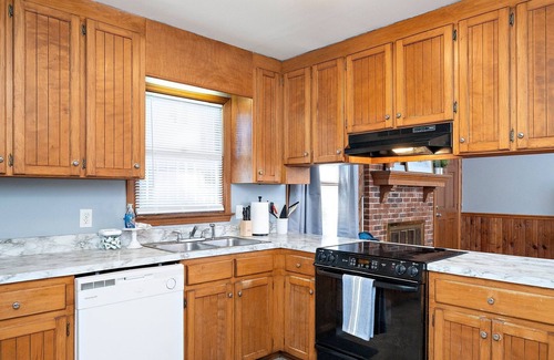 Northeast Raleigh Casa | A Raleigh Getaway: The Ultimate Family Oasis! Pet-Friendly & 15 Mins to DWNTN