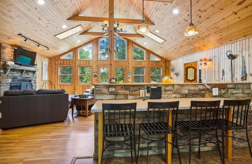 Canaan Heights Casa | A Rare Mountaintop Retreat That Truly Has It All