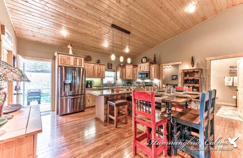 Ruidoso Cabina | A rare "Spotted Owl" in the pine trees w/ hot tub & Pet Friendly!