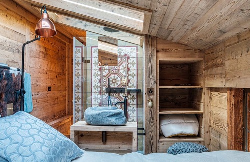 Conthey Chalet De Esquí | A real corner of paradise in the magnificent Derborence, Switzerland.