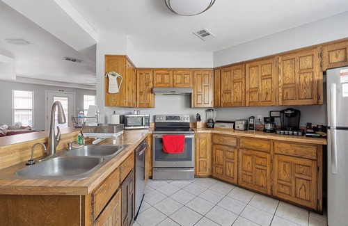 Frisco Casa | A Real Frisco Gem! Heart of the City+Hot Tub+Game Room