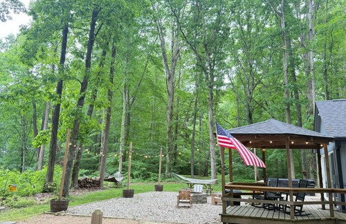 Helmsburg Apartamento | Brown County Getaway nestled on 13 secluded acres of woods!