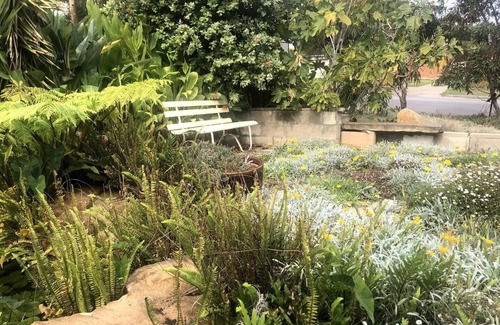 Christies Beach Casa | A Relaxed Coastal Home. Pet-friendly!
