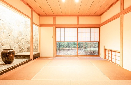 Ito Casa | A rental villa with a dog run and an openair bath / Ito Shizuoka