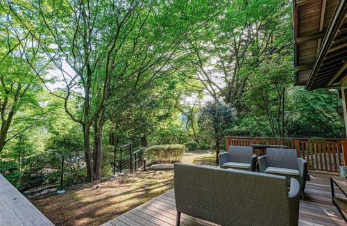 Ito Casa | A rental villa with a dog run and an openair bath / Ito Shizuoka