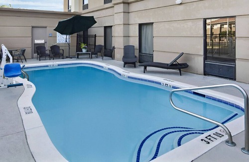 Flemington Casa | A Restful & Lovely Place to Relax w/ Our King