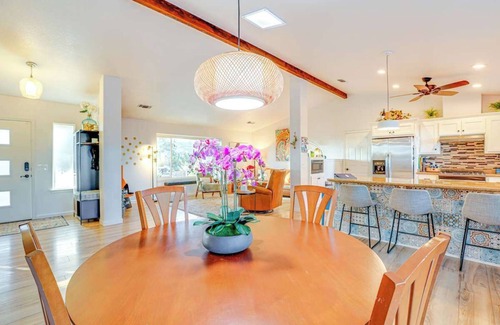Atascadero Casa | A Retreat in the Oak Hills of wine country