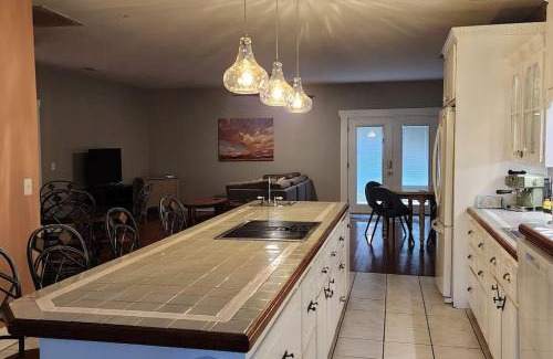 Midway Casa | A retro rejuvenation