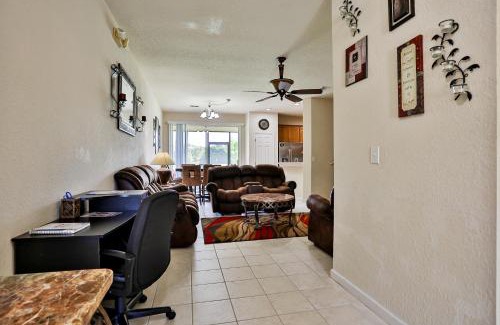 Trafalgar Village Casa | A Ripple in Time