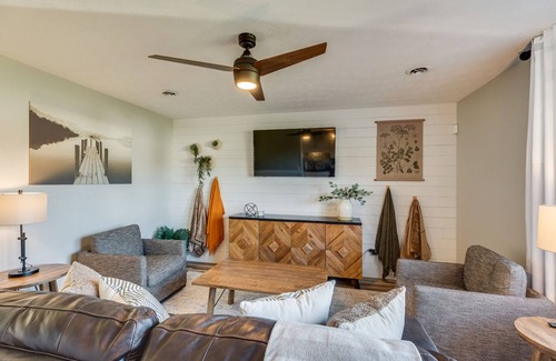 Elizabethton Condominio | "A River Runs Near It" 3 Bedroom Newly Renovated Condo