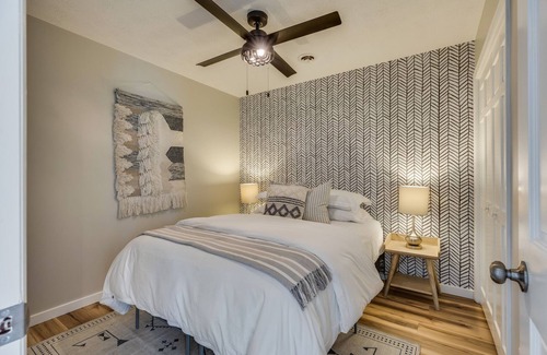 Elizabethton Condominio | "A River Runs Near It" 3 Bedroom Newly Renovated Condo