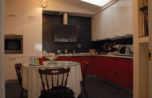 Sanremo Apartamento | Apartamento en villa del siglo XIX con vista al mar, con estacionamiento privado, wifi gratis