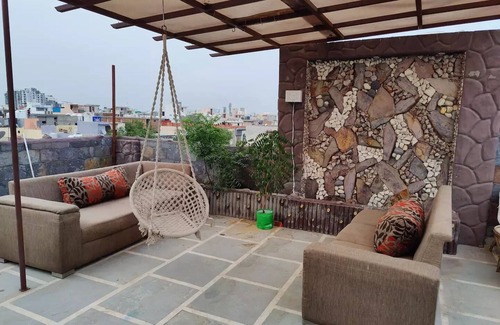 New Delhi Casa | A Roof to Remember. Swiss cottage & private pool
