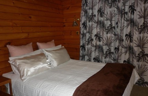 Paraparaumu Beach Casa | A room 5 minutes' walk to the beach