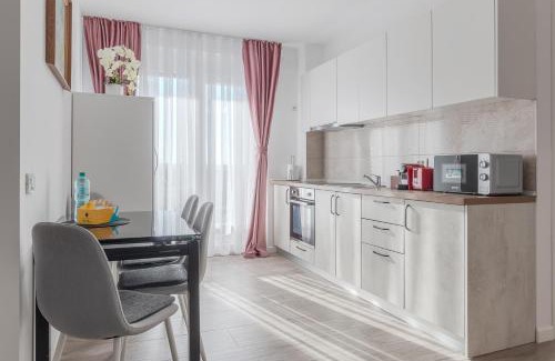 Oradea Apartamento | A Rosy Affair