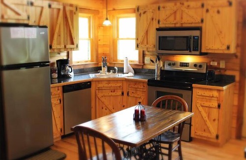 Stanardsville Cabina | Un rústico-chic Cabin Hideaway en la puerta del Parque Nacional Shenandoah