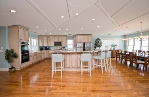 Emerald Isle Casa | A Sandy Ridge, Oceanfront House in Emerald Isle, NC!