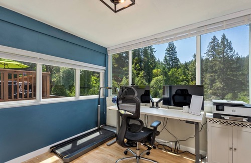 Camp Meeker Casa | A+ Sauna, Plunge & Jacuzzi - Kayaks, Bikes, Bocce Ball, Game Room & Views!