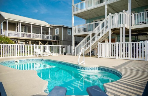 Long Beach Casa | A Sea View Cottage by Oak Island Accommodations