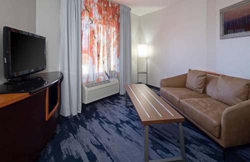 Bremerton Casa | A short 5-minute walk to the Seattle Ferry Terminal.